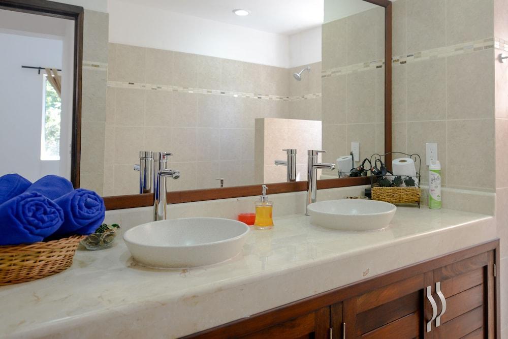 Villas Picalu Lodge 푸에르토 아벤투라스 외부 사진